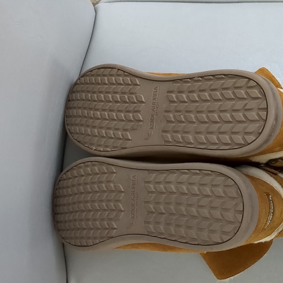 Kookaburra by UGG Suede Boot - Picture 4 of 9